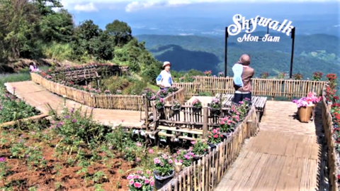 Mon Jam Sky Walk opens.png