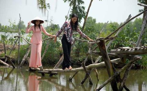 pict-19.-Monkey-bridges-Vietnam.jpg