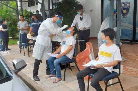 pict-19 Chinese held in Chiang Mai for illegal entry 2.jpg