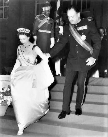 pict-1961年、エリザベス女王は16日間のパキスタン訪問.jpg