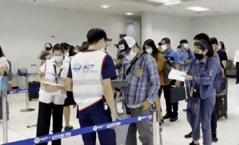 pict-48 passengers on first flight.jpg