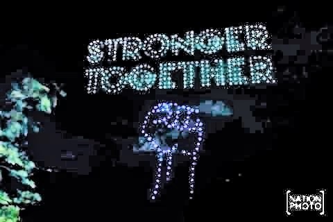 pict-A spectacular drone light show8.jpg