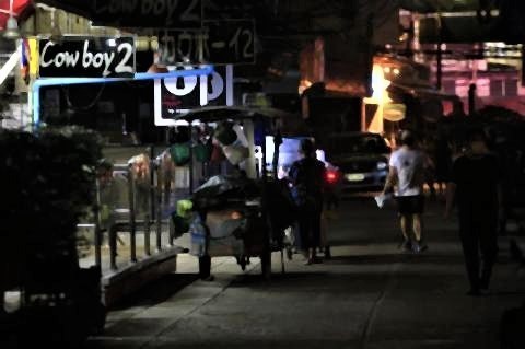 pict-All is quiet in Bangkok’s Soi Cowboy.jpg