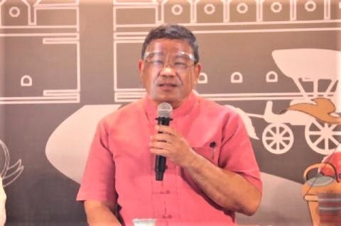 pict-Chiang Mai governor.jpg
