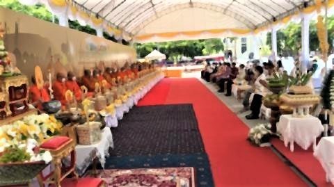 pict-City merit making ceremony.jpg