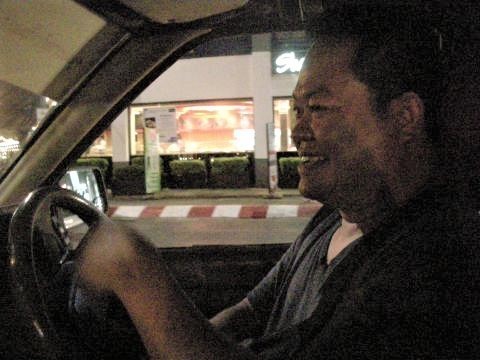 pict-DSCN5300ソンテウ運転手 (1).jpg