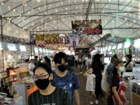 pict-DSCN7303アヌサーン市場 (5).jpg