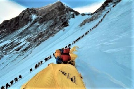 pict-エベレストの登山渋滞　惨事を防ぐ2.jpg