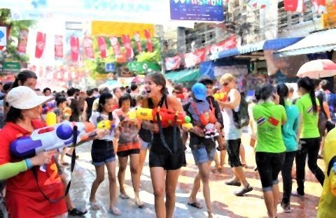 pict-ソンクラーン祭り の水かけ.jpg