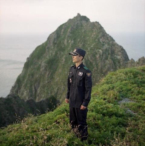 pict-フランス人写真家が見た竹島11.jpg