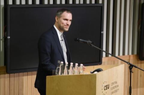pict-プラハのフジプ市長.jpg