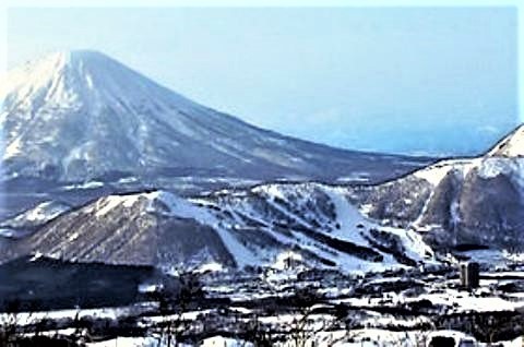 pict-ルスツリゾートと羊蹄山.jpg