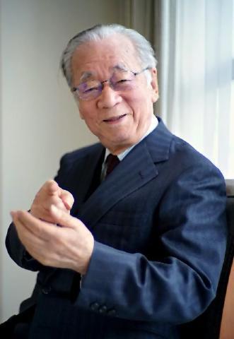 pict-作家・堺屋太一.jpg