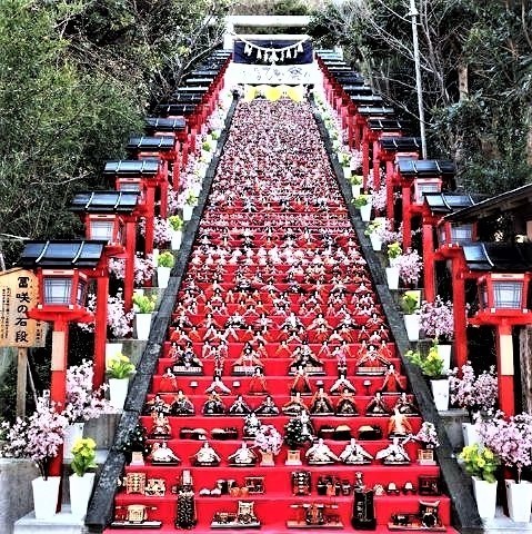 pict-千葉県勝浦遠見岬神社ひな壇3.jpg