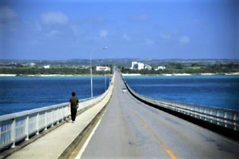 pict-宮古島来間大橋。全長1690メートル.jpg