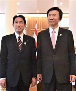 pict-岸田文雄外務大臣と尹炳世外交部長官.jpg