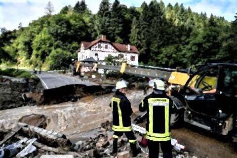 pict-独西部で洪水、42人死亡 多数が行方不明.jpg