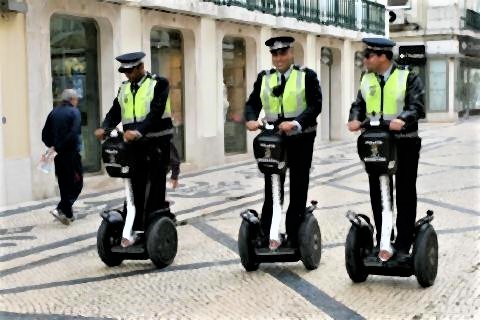 pict-立ち乗り二輪車はポルトガル、米国、トルコ、ドイツなどの国で警察官.jpg