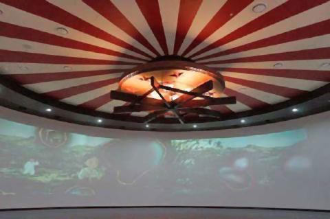 pict-釜山市民公園歴史館の天井絵 1947建造.jpg