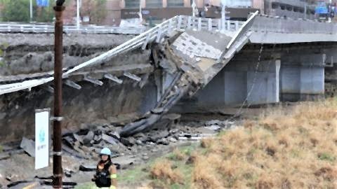 pict-韓国、橋の歩道が崩壊2.jpg
