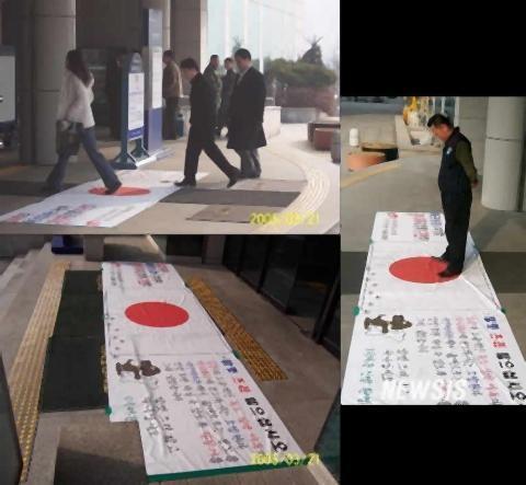 pict-韓国の駅で展示6.jpg