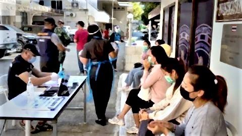 pict-Eight more Thais caught sneaking back.jpg