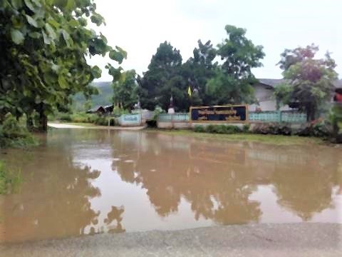 pict-Flash floods in Phrao3.jpg