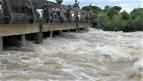 pict-Flooding in Nakhon Ratchasima.jpg
