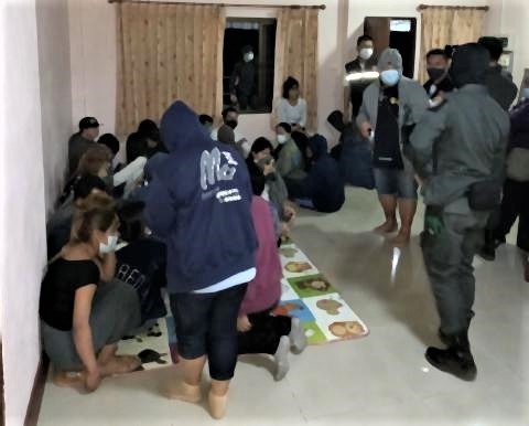 pict-Gambling den in Maejo Resort.jpg