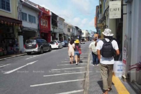 pict-Local tourists in Phuket Old Town.jpg