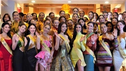 pict-Miss Grand Thailand.jpg
