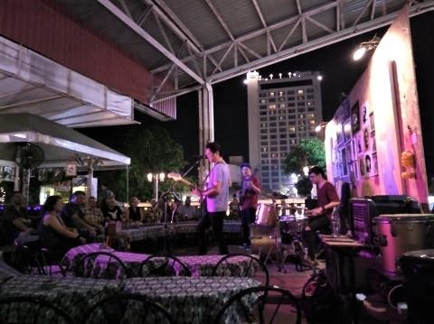 pict-P_20180127_210215boy'sbar.jpg