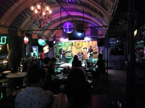 pict-P_20180906_215036憩の隣ライブ停電 (1).jpg