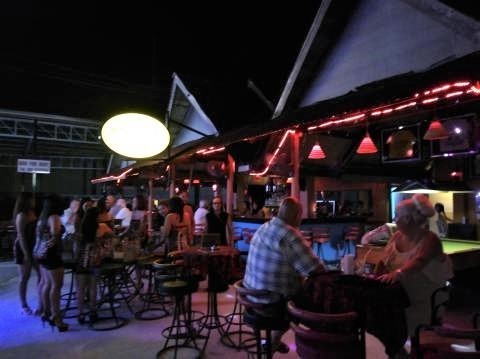 pict-P_20180926_213443RCA-Amy's Bar.jpg