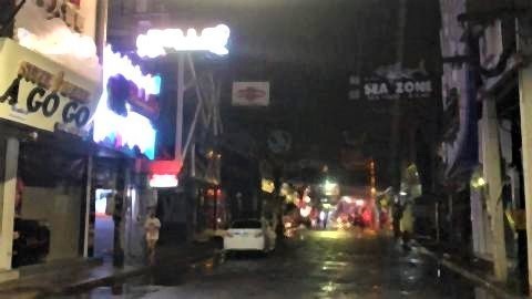 pict-Pattaya Soi 6 on July 1,2.jpg