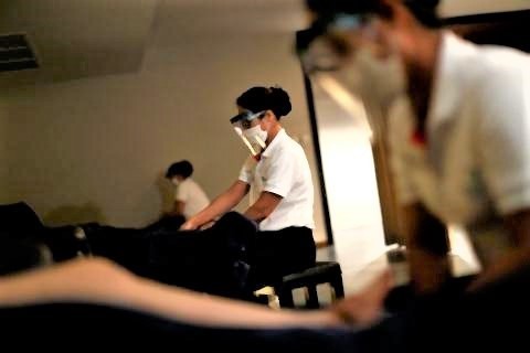 pict-People head for movies, massage 2.jpg
