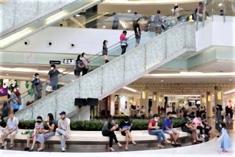 pict-Shopping malls reopen 3 Future Park Rangsit.jpg