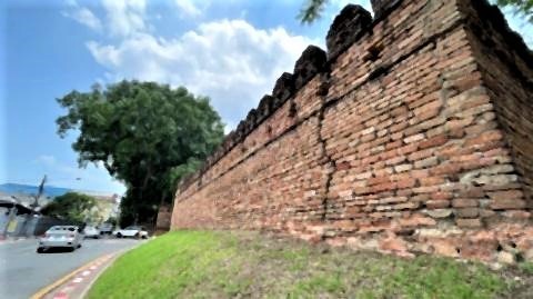 pict-Suan Dok Gate1.jpg