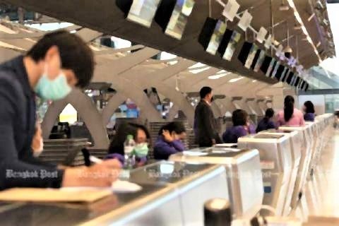 pict-Thai Airways loses space at airport.jpg