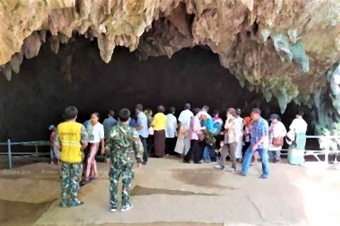 pict-Tham Luang cave.jpg