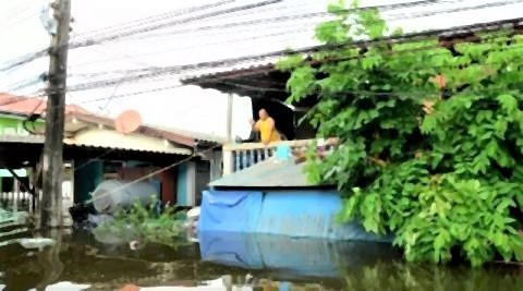 pict-Ubon flooding.jpg
