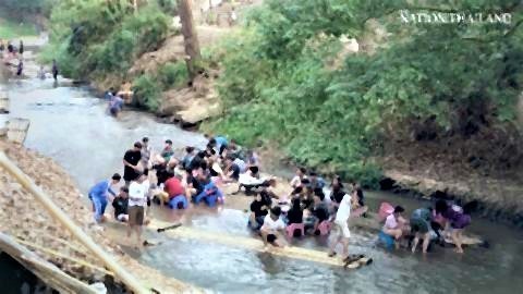 pict-Wang River rafting.jpg