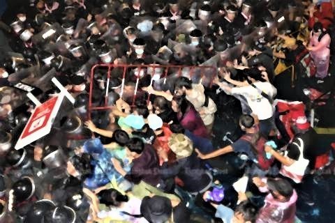 pict-Water cannon 5.jpg