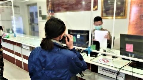 pict-Woman claims damage after her photo.jpg
