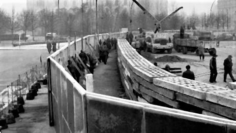 pict-berlinwall.jpg