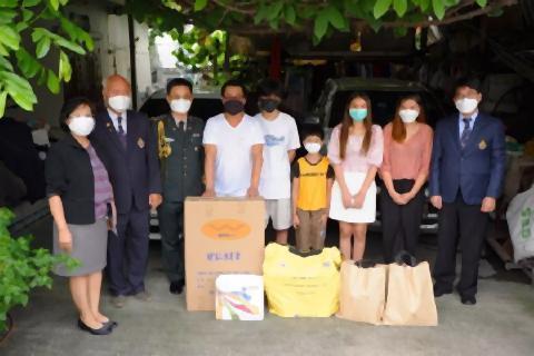pict-happiness bags to Korean War veterans.jpg