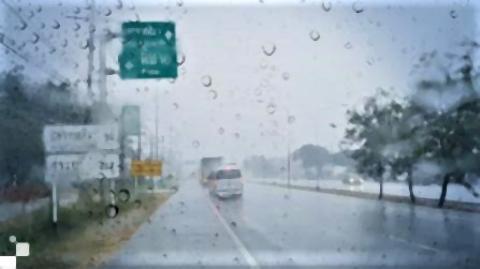pict-pict-thunderstorms.jpg