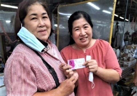 pict-woman wins 30 million lottery.jpg